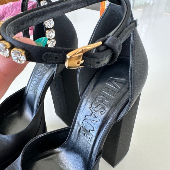 VERSACE MEDUSA AEVITAS PLATFORM PUMPS - Picture 9 of 9